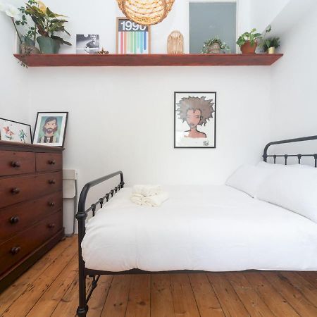 Pass The Keys Rustic And Quirky Flat In Charming Charlton Village London Exterior foto