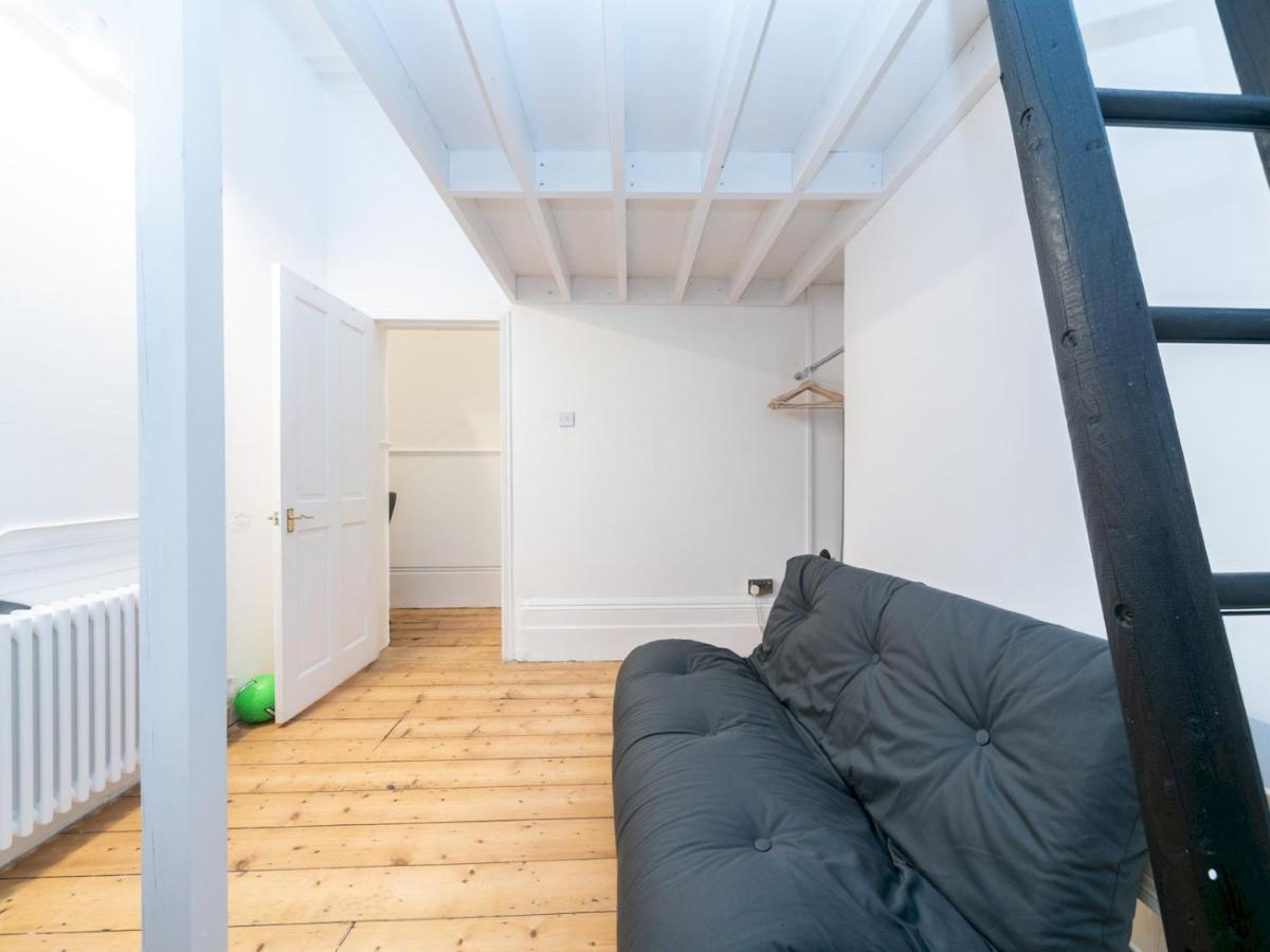 Pass The Keys Rustic And Quirky Flat In Charming Charlton Village London Exterior foto