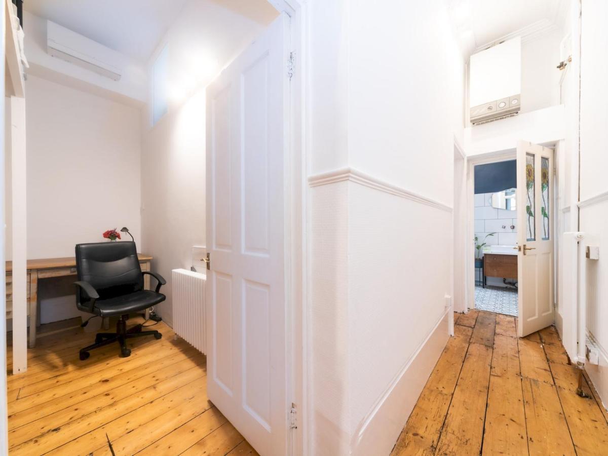 Pass The Keys Rustic And Quirky Flat In Charming Charlton Village London Exterior foto