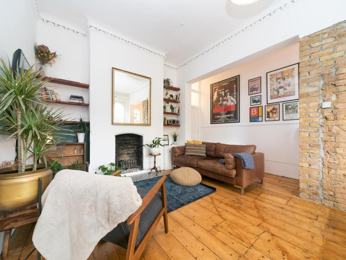 Pass The Keys Rustic And Quirky Flat In Charming Charlton Village London Exterior foto