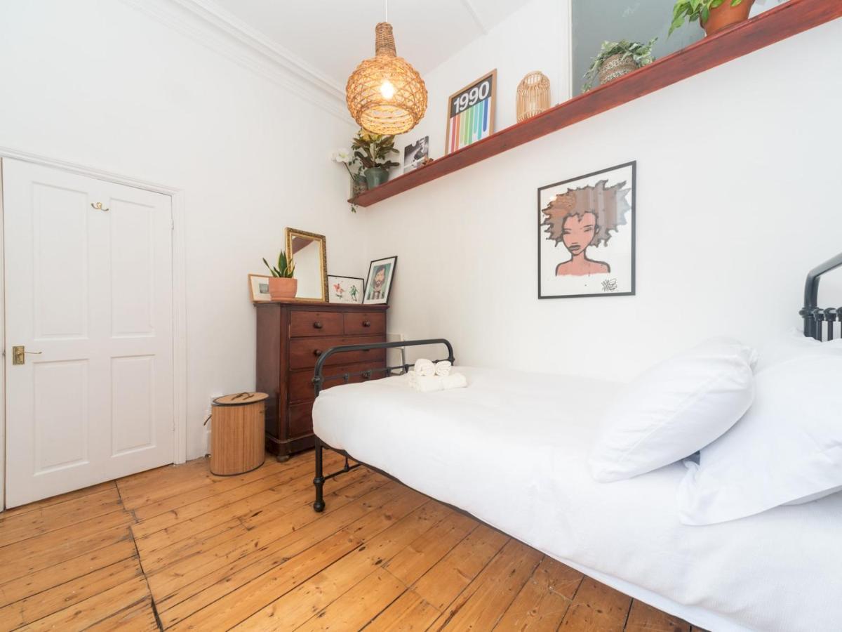Pass The Keys Rustic And Quirky Flat In Charming Charlton Village London Exterior foto