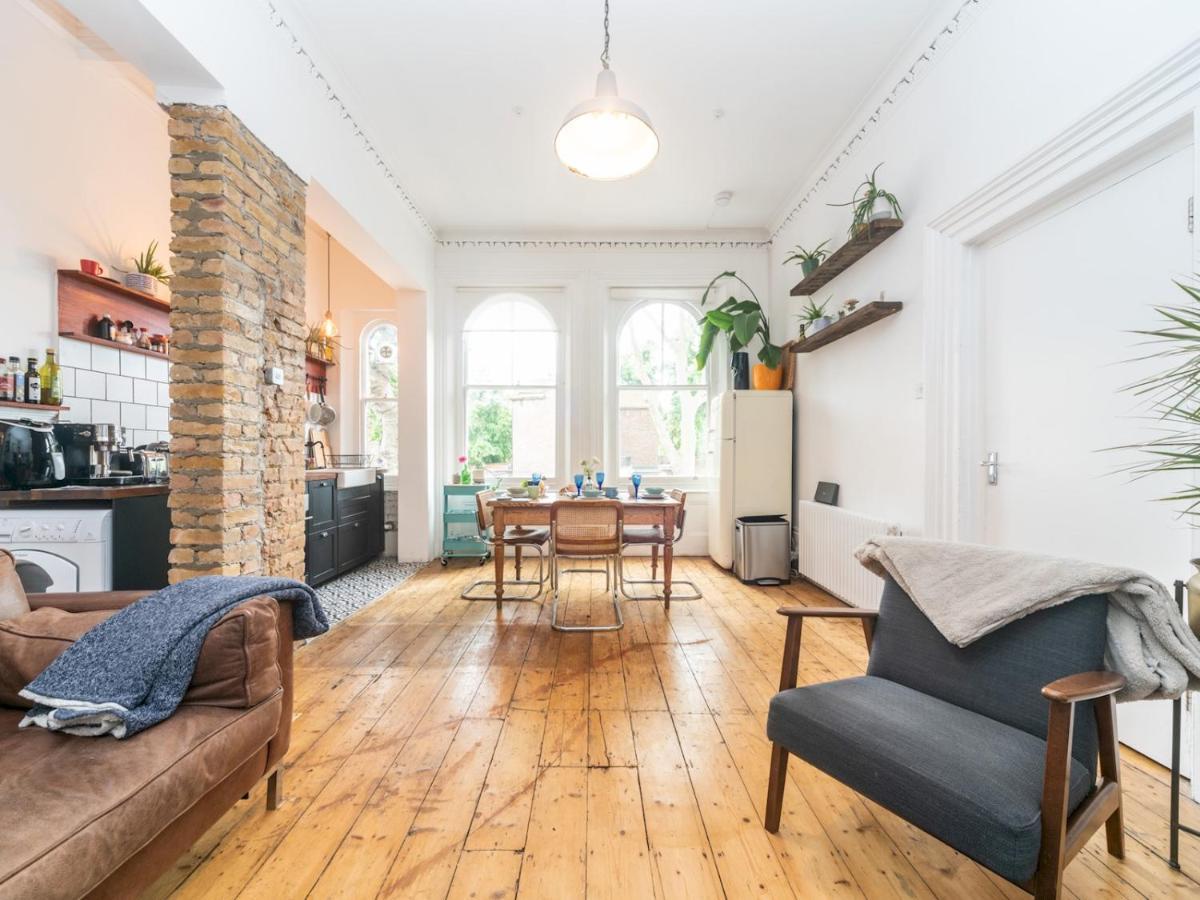 Pass The Keys Rustic And Quirky Flat In Charming Charlton Village London Exterior foto