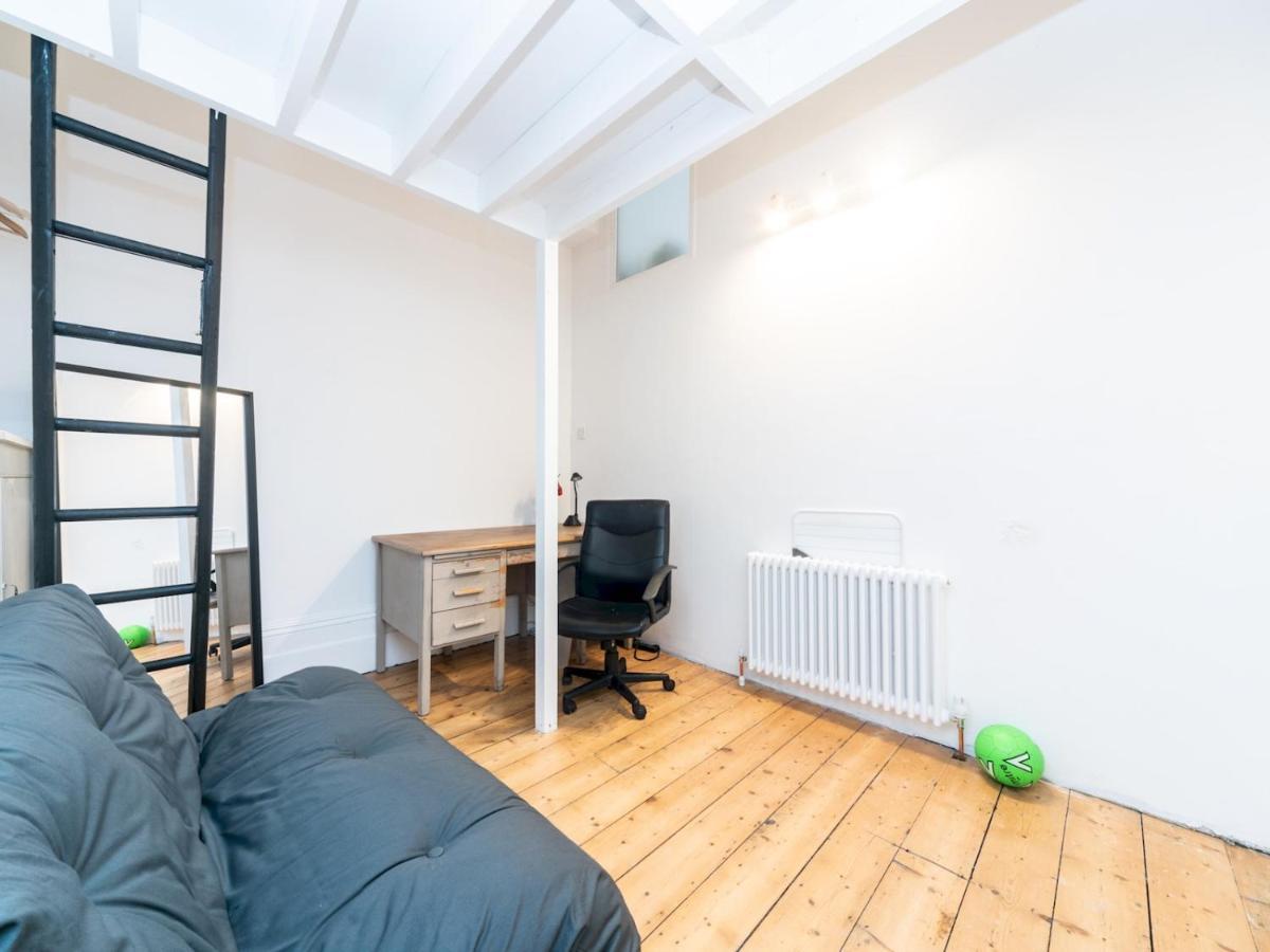Pass The Keys Rustic And Quirky Flat In Charming Charlton Village London Exterior foto