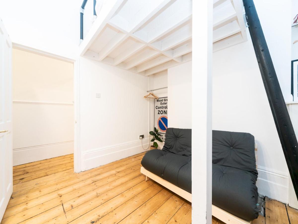 Pass The Keys Rustic And Quirky Flat In Charming Charlton Village London Exterior foto