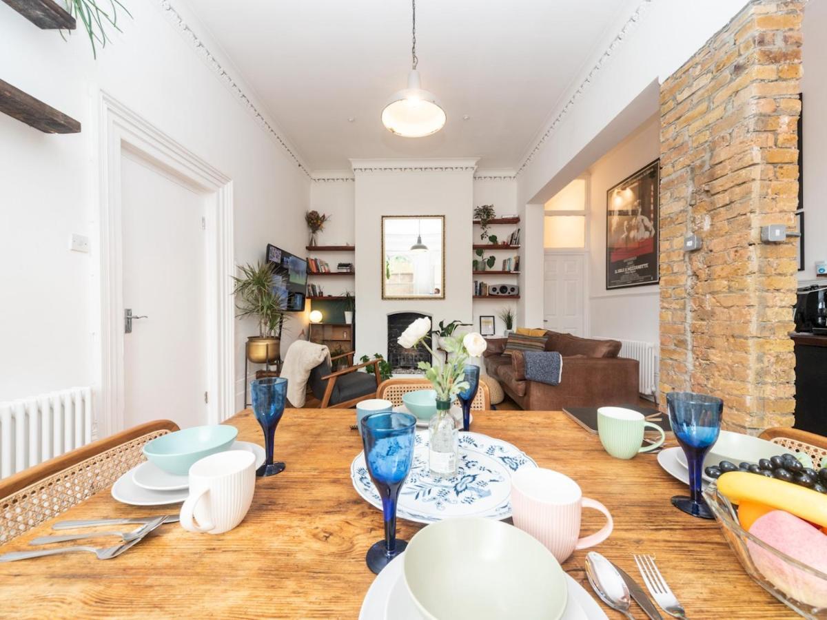 Pass The Keys Rustic And Quirky Flat In Charming Charlton Village London Exterior foto