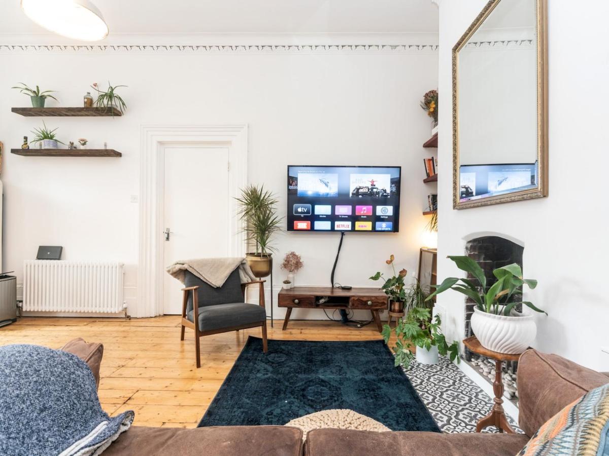 Pass The Keys Rustic And Quirky Flat In Charming Charlton Village London Exterior foto
