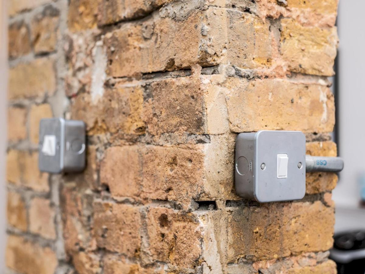 Pass The Keys Rustic And Quirky Flat In Charming Charlton Village London Exterior foto