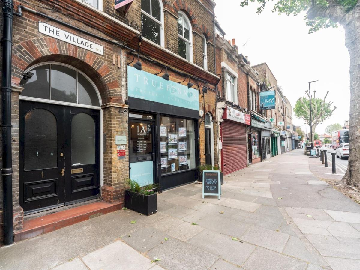 Pass The Keys Rustic And Quirky Flat In Charming Charlton Village London Exterior foto