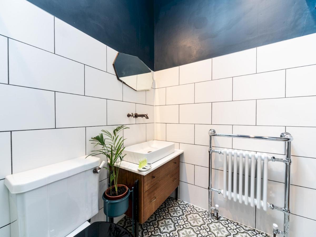 Pass The Keys Rustic And Quirky Flat In Charming Charlton Village London Exterior foto