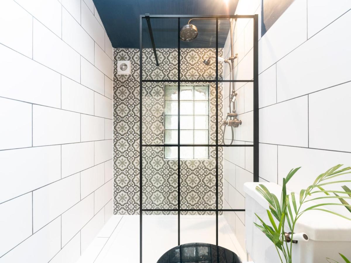 Pass The Keys Rustic And Quirky Flat In Charming Charlton Village London Exterior foto