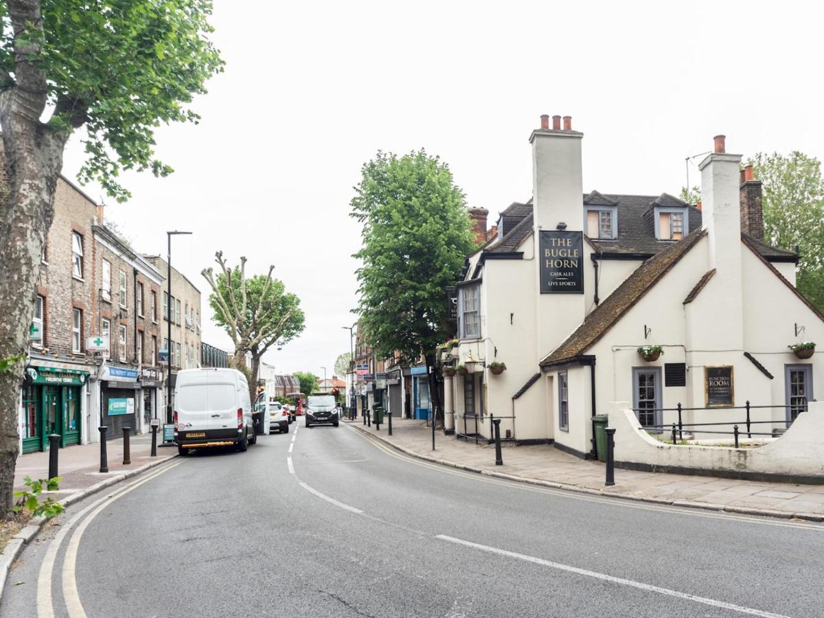 Pass The Keys Rustic And Quirky Flat In Charming Charlton Village London Exterior foto